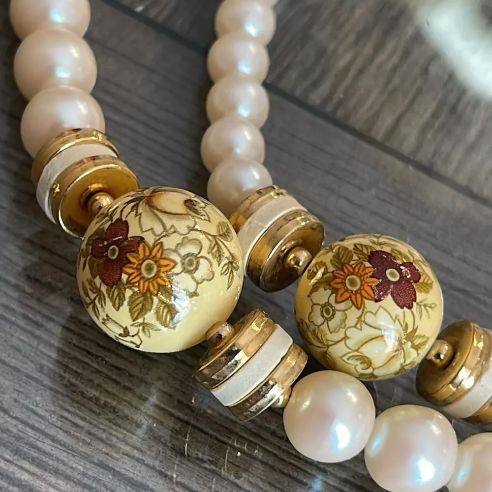 Vintage Japan Floral & Faux Pearl Beaded Necklace